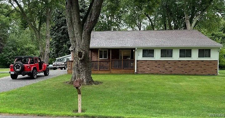 1st image of 1225 Lambert Dr