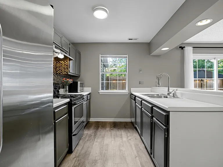 4658 Genoa Cir — Photo 30