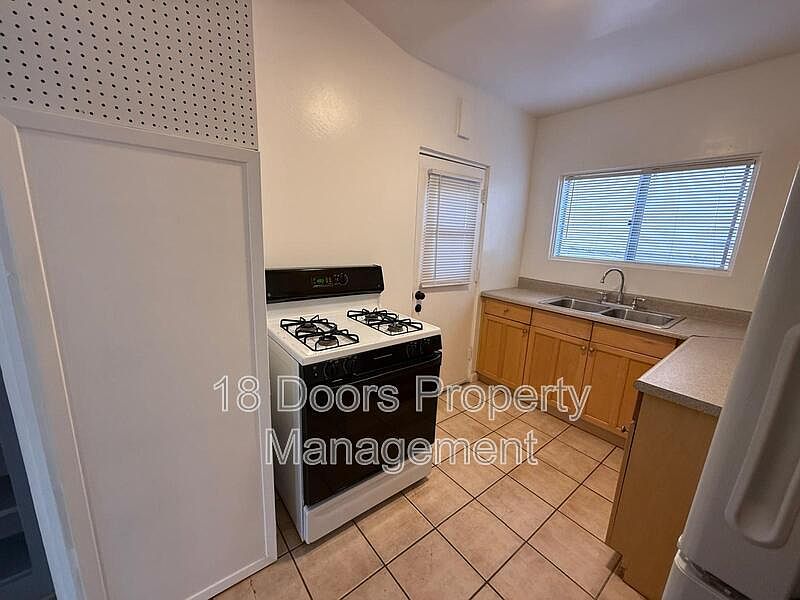 1st image of 3853 37th St