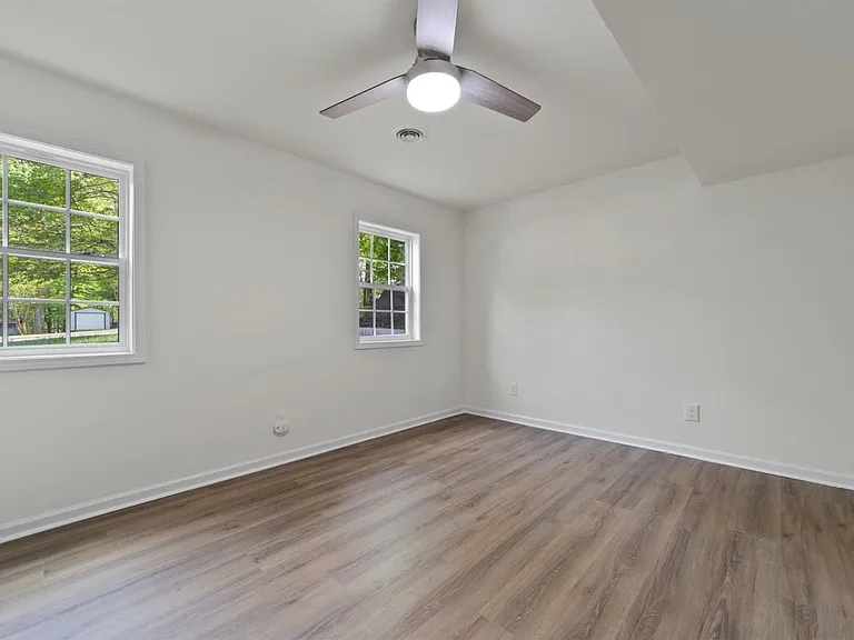 1304 Buckingham Rd — Photo 24
