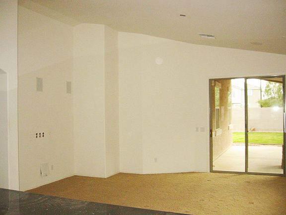 5th image of 17123 W Young St