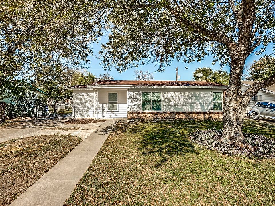 1st image of 343 Kopplow Pl