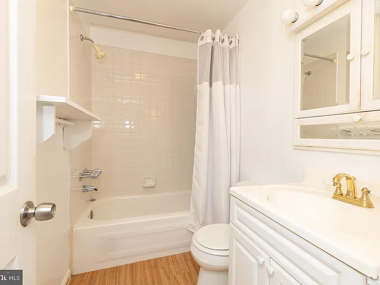 910 Mountain St #1 — Photo 5