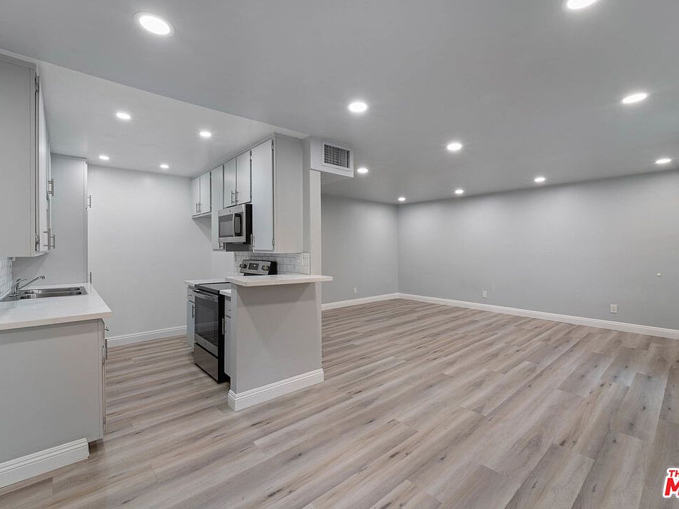 1st image of 110 E Hillcrest Blvd APT 115