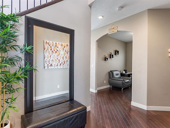 5th image of 130 W Brightonwoods Grv SE