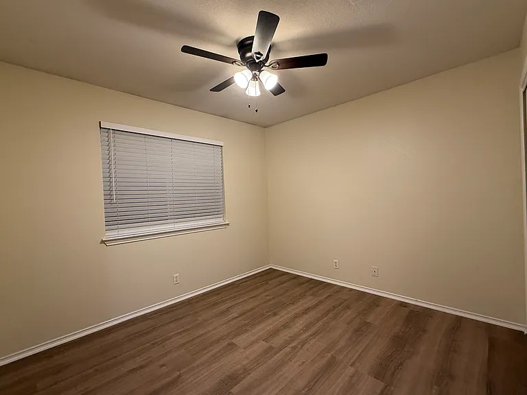 311 McCarthur Dr — Photo 17