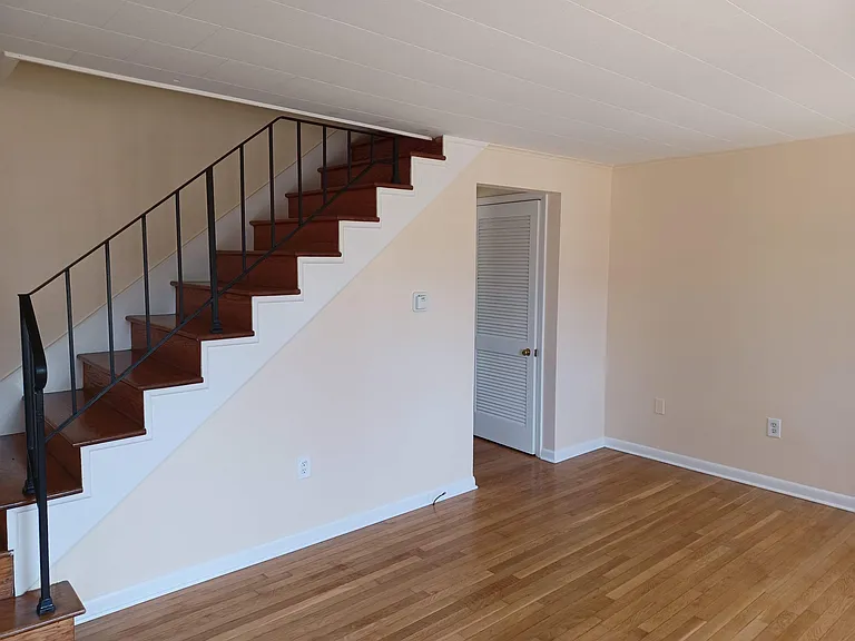 220 E Whitlock Ave #1 — Photo 11