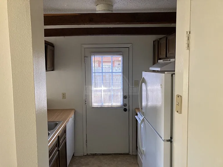 2103 Robert E Lee Dr — Photo 11