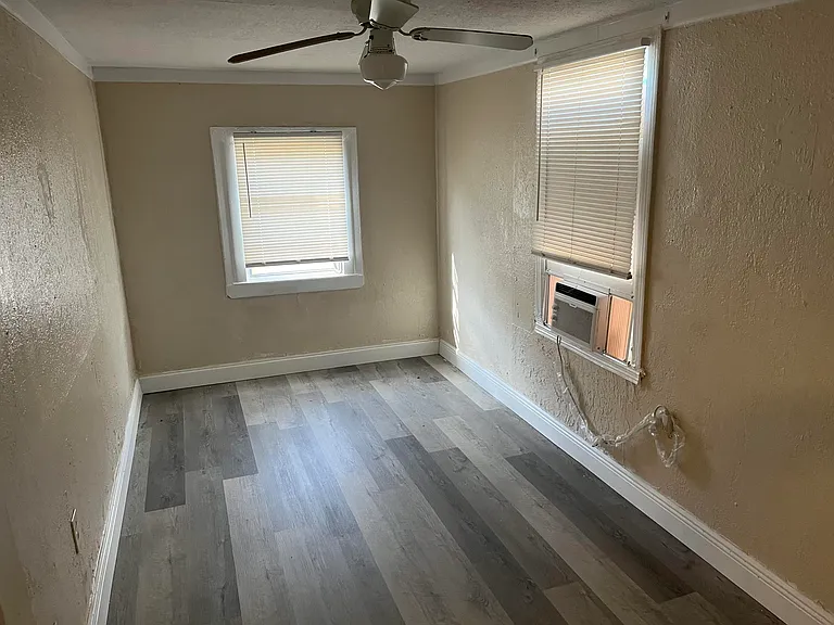 611 N Broadway #A — Photo 3