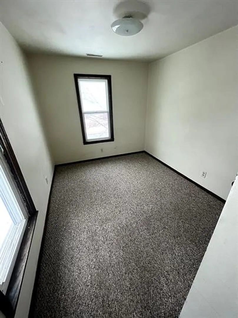 403 Water St Duplex — Photo 4