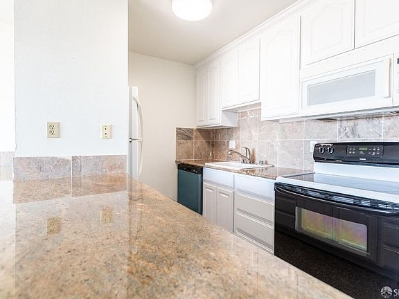 2nd image of 811 Burnett Ave APT 1