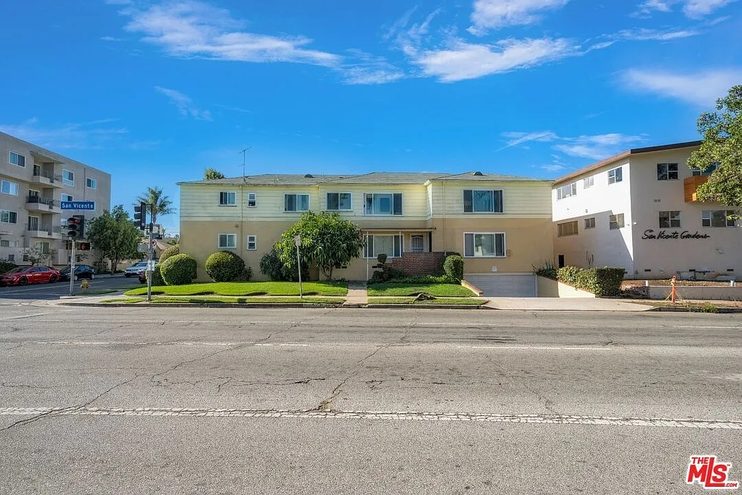 San Vicente Apartments — Photo 3