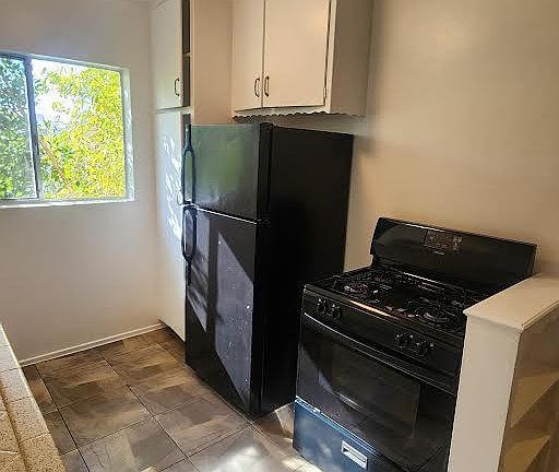5th image of 3972 W 7th St #10