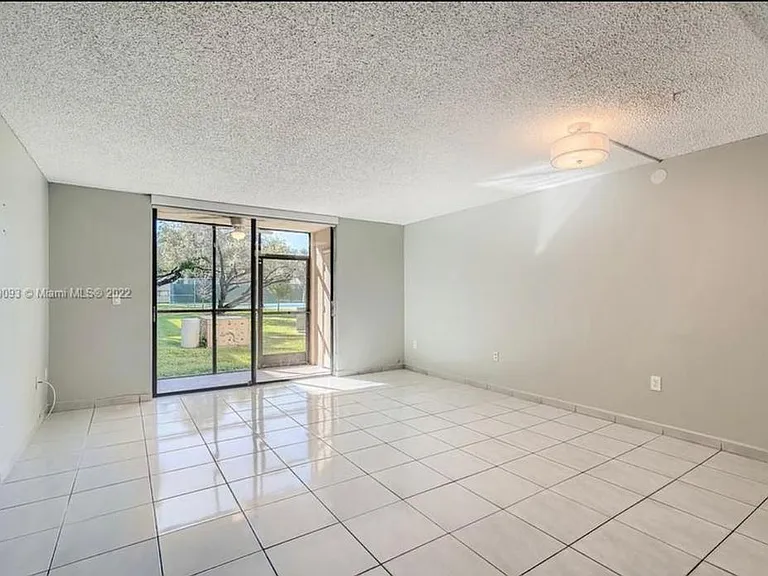 8015 SW 107th Ave #122 — Photo 9