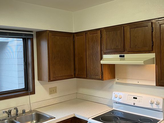 3rd image of 2216 Alderson Ave #B
