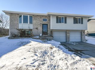 2103 NW 55th St, Lincoln, NE 68528