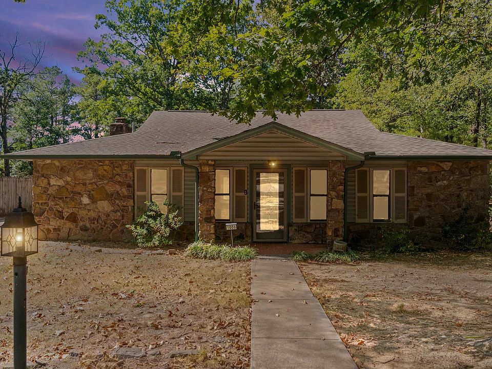 1st image of 1006 Robin Rd
