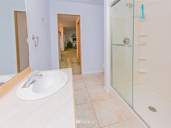 2nd image of 1045 W Edgewater Lane