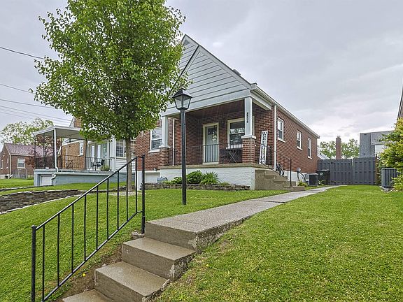 2nd image of 4506 N Valley View Ln