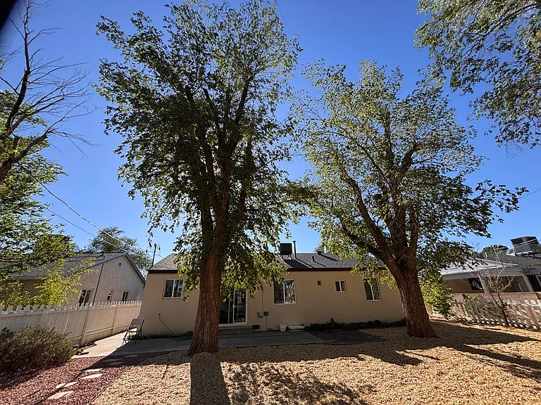801 Solano Dr NE — Photo 36
