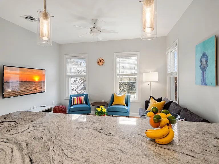 1061 Saratoga St #3 — Photo 9