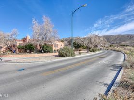 1101 E Robinson Ave, El Paso, TX