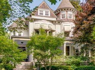 1039 Forest Ave, Evanston, IL 60202