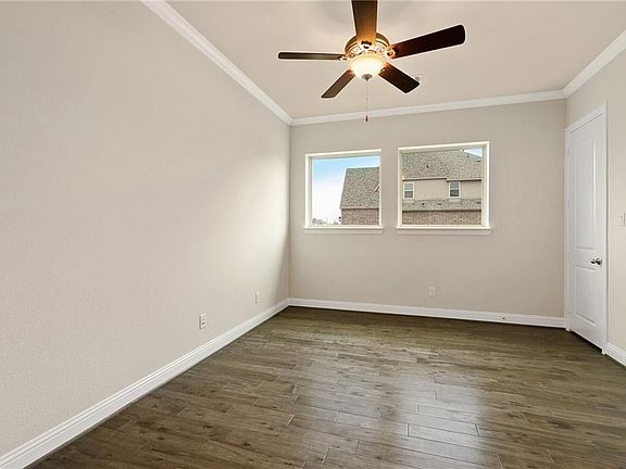 4th image of 421 Fawn Mist Dr