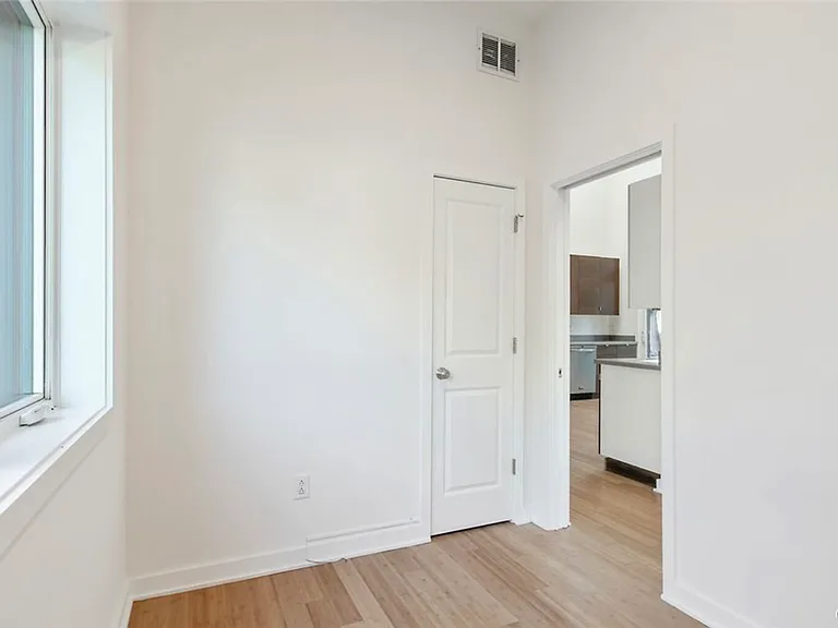 621 Otisco St — Photo 44