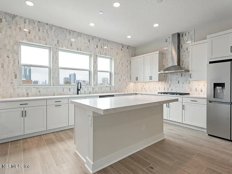 2056 Prudential Dr — Photo 4