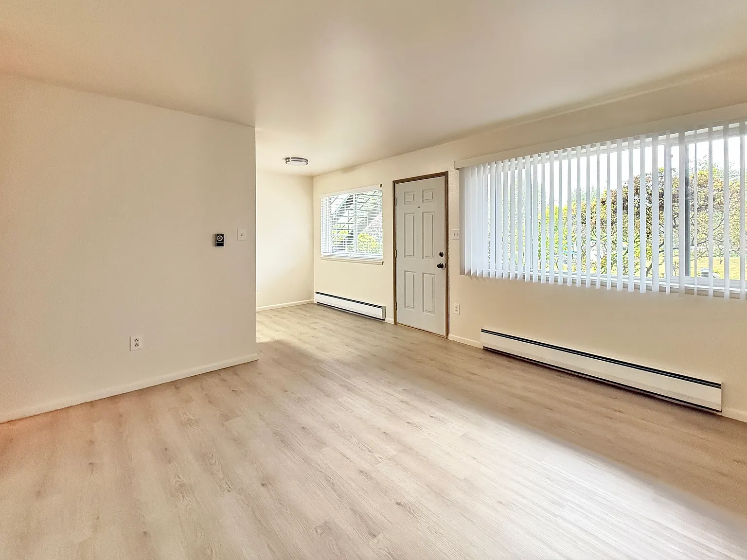 1 bed, 733 sqft, $1,195 — Photo 3