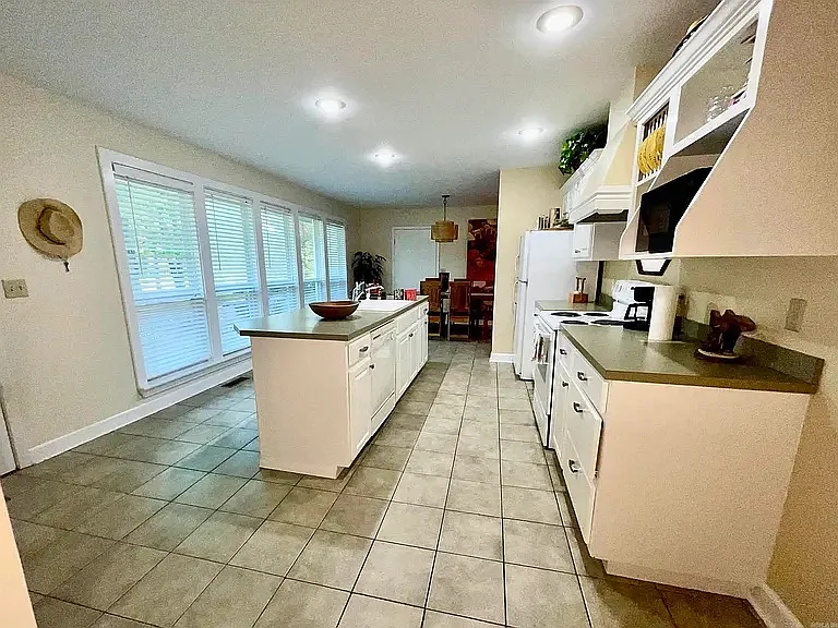 1740 W Front St — Photo 3