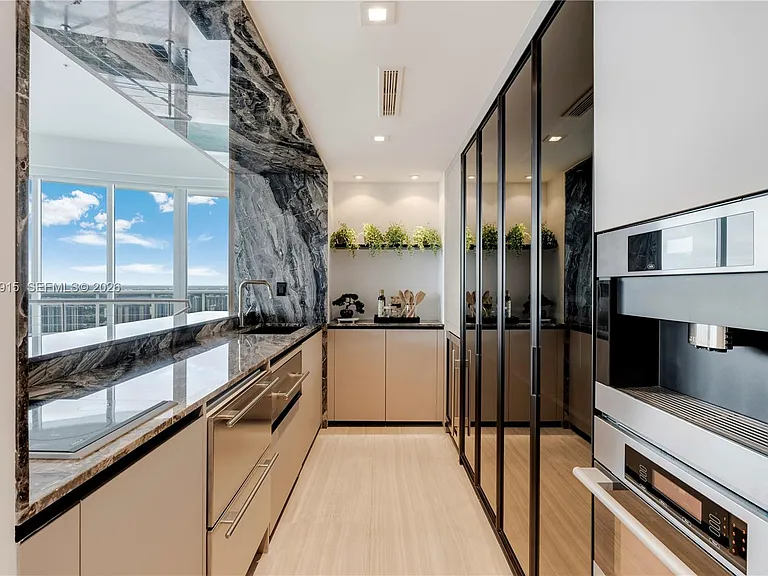 18201 E Collins Ave #TS1 — Photo 24