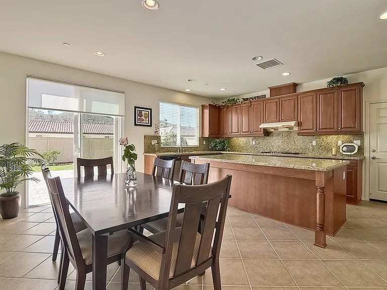 Black Granite Dr — Photo 9