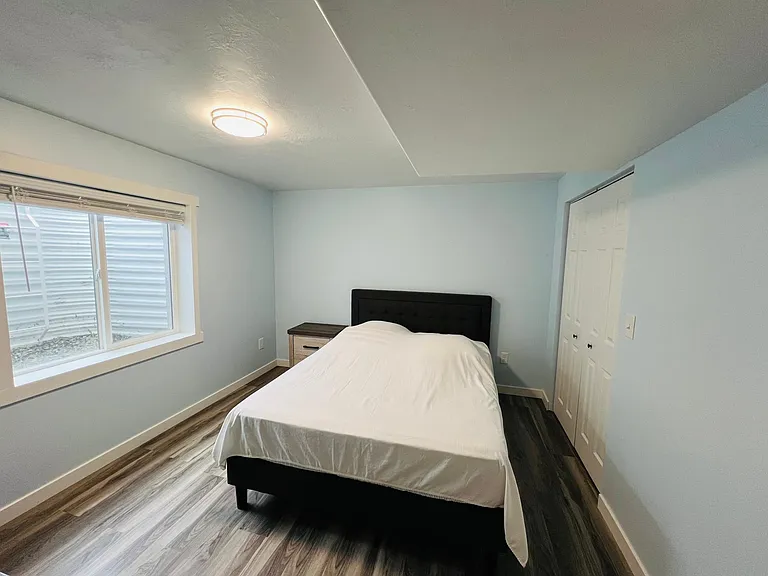 483 N Commodore Ln — Photo 10
