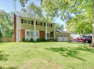 93 Summit Ct, Westfield Town, NJ 07090