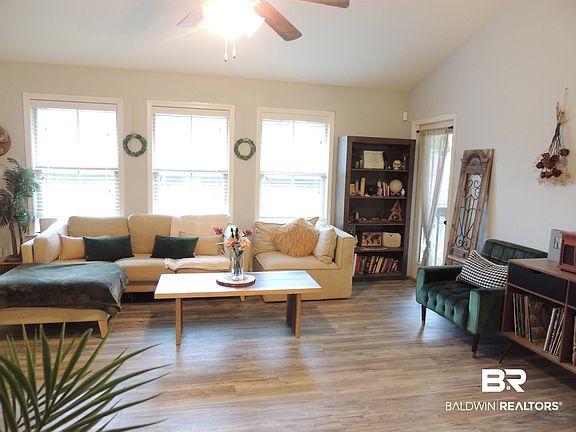 5th image of 9024 Brookside Ln
