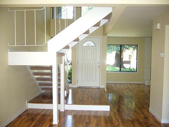 5th image of 107 Scotia Ln