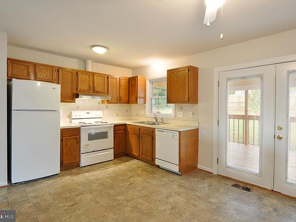 3rd image of 1003 Dewberry Dr
