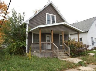 246 11th St NW, Cedar Rapids, IA 52405
