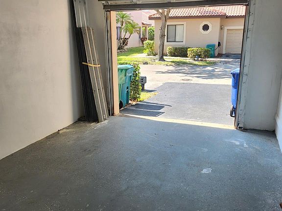 3rd image of 3070 La Mirage Drive #3070