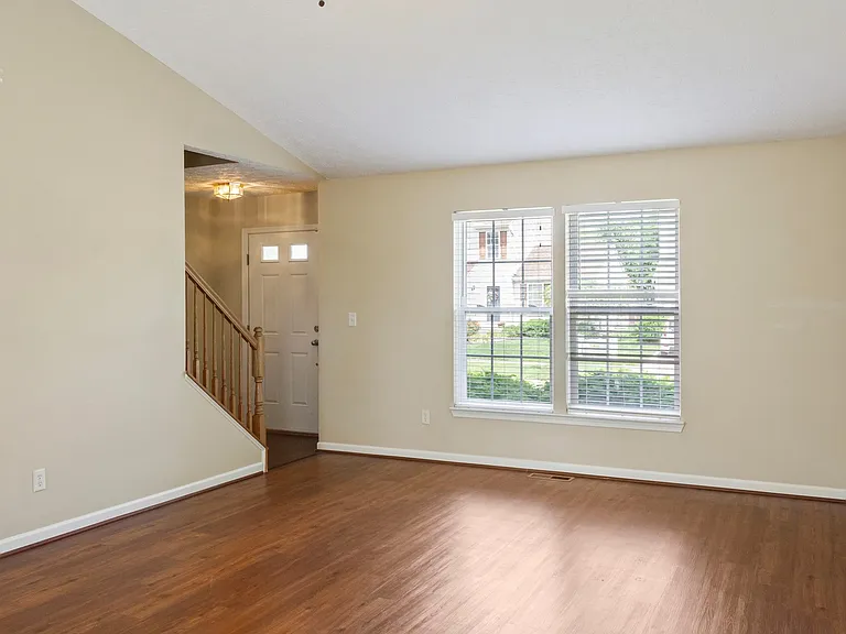 443 Indian Lake Dr — Photo 3