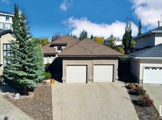 928 Thompson Pl NW, Edmonton, AB T6R3K4