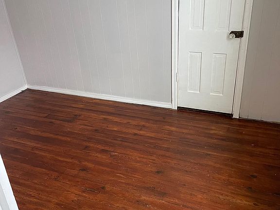 5th image of 8213 S Walnut St