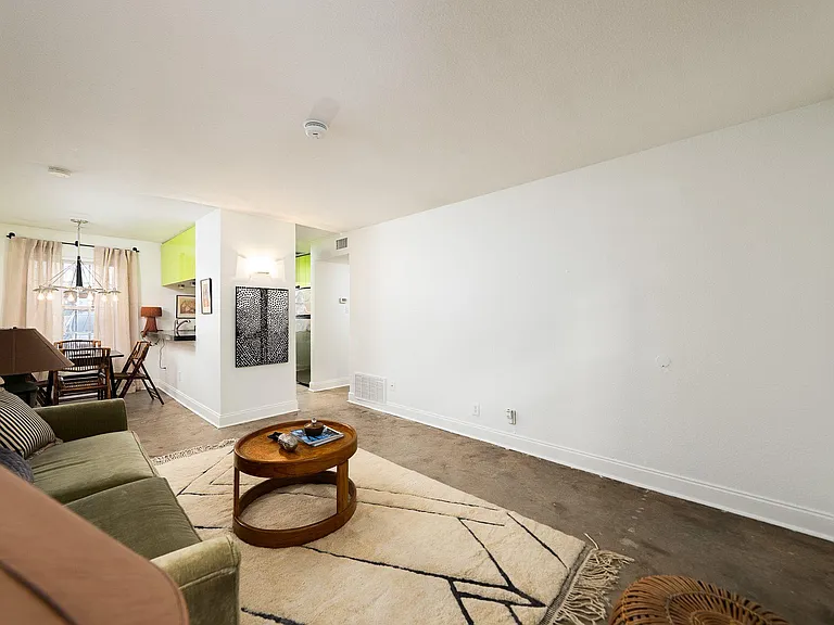 300 Crockett St #109 — Photo 16