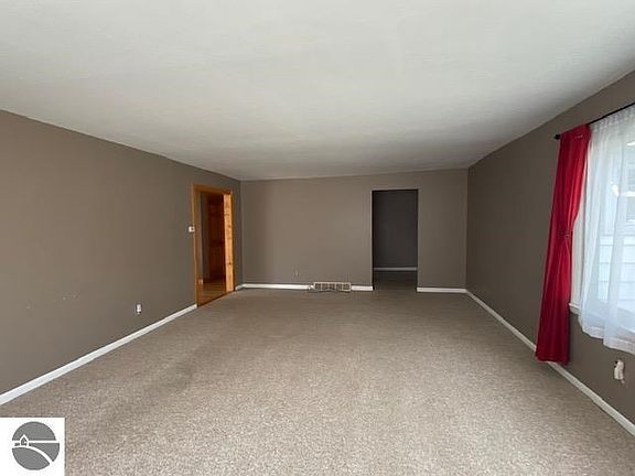 3rd image of 9617 W Broadway St