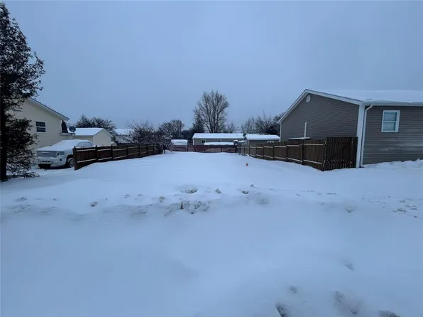 12 Country Road, Grand Falls-Windsor, NL A2B1C4