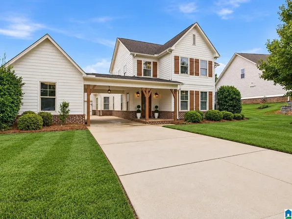 435 Lake Ridge Dr, Trussville, AL 35173