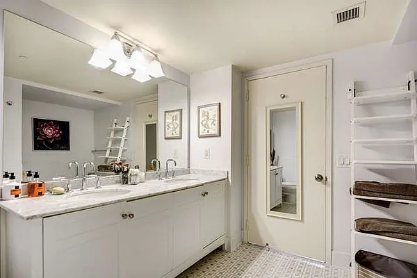 Sold by Century 21 Innovative Realty | media 12