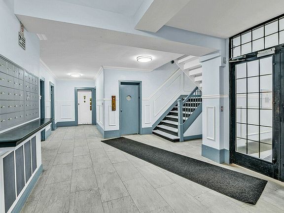 3rd image of 6109 39th Ave #1